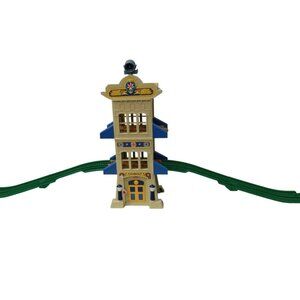 Fisher Price  Geotrax M3234 Siren Sounds Rescue Tower with Ramps 2007